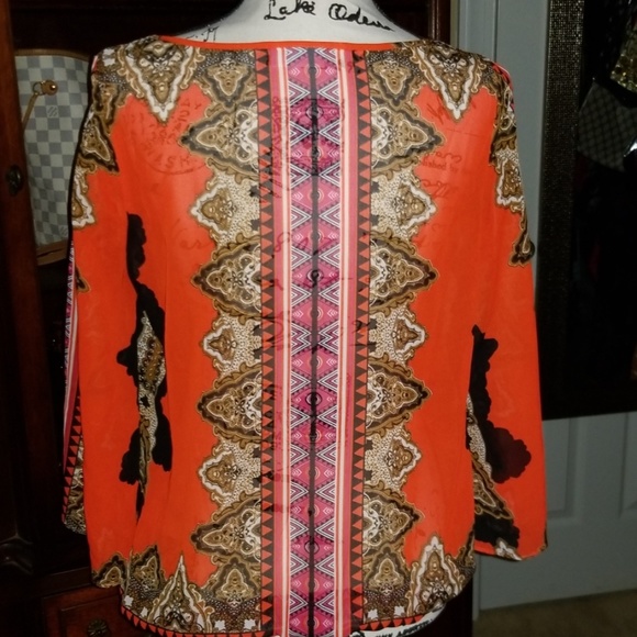 Beautiful blouse - Picture 3 of 4